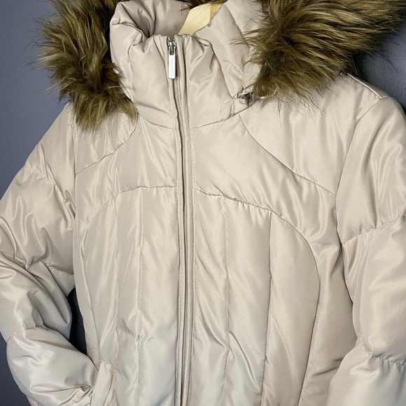Calvin Klein Cream Ski & Snow Jacket with Fur Hood - Picture 4 of 11